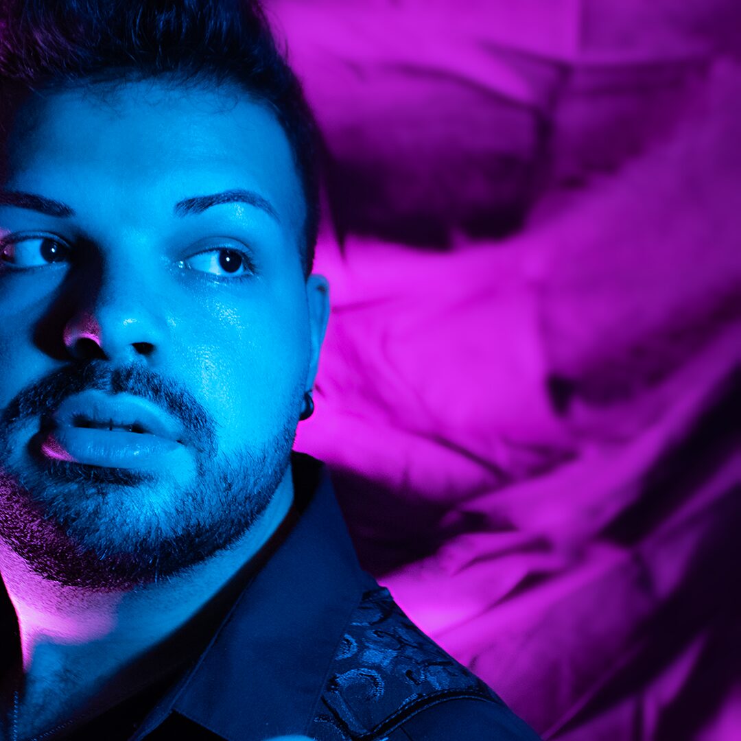Copertina di Coincidenze Viola di Simone Berti